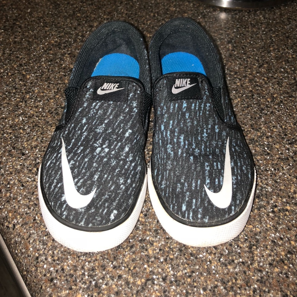 Nike Navy Blue w/ Light Blue Spots Canvas Shoes